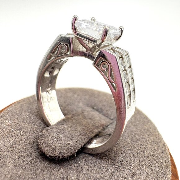 VTG Sterling Silver 925 Cubic Zirconia Prong Set Scroll Band Ring Size 7 - Picture 2 of 10